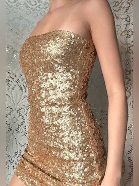 Forever 21 Gold Sequin Strapless Bodycon Mini Dress | Size Small | NWOT